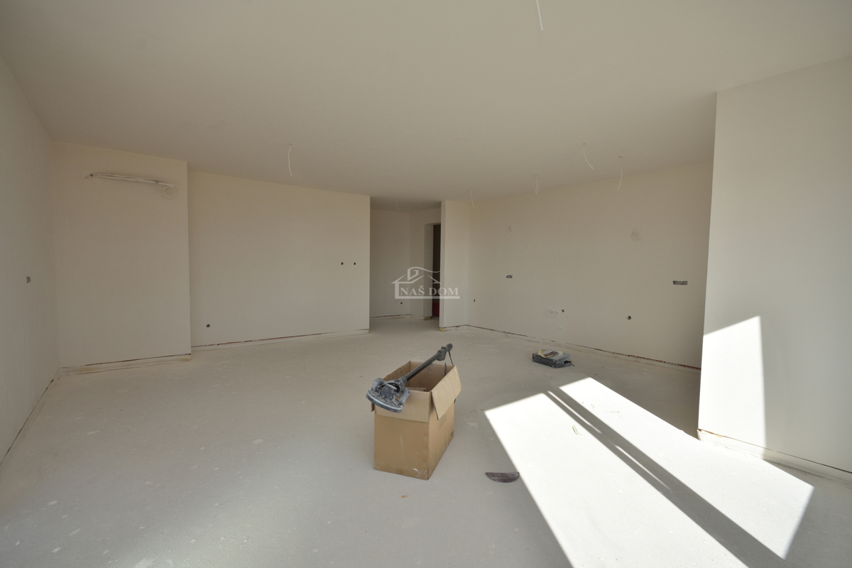 Vodice - Komfortno stanovanje S5 s tremi spalnicami, pogled na morje, prvo nadstropje