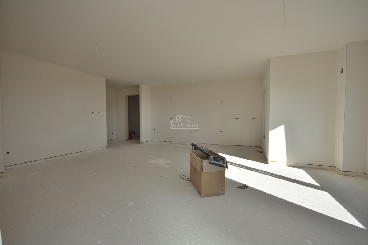 Vodice - Komfortno stanovanje S5 s tremi spalnicami, pogled na morje, prvo nadstropje