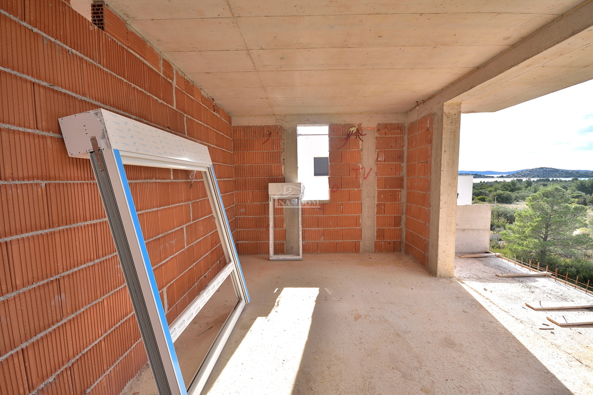 Vodice - S4 stanovanje s strešno teraso, pogled na morje