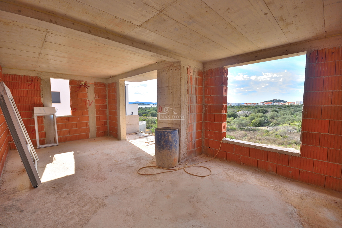 Vodice - S4 stanovanje s strešno teraso, pogled na morje