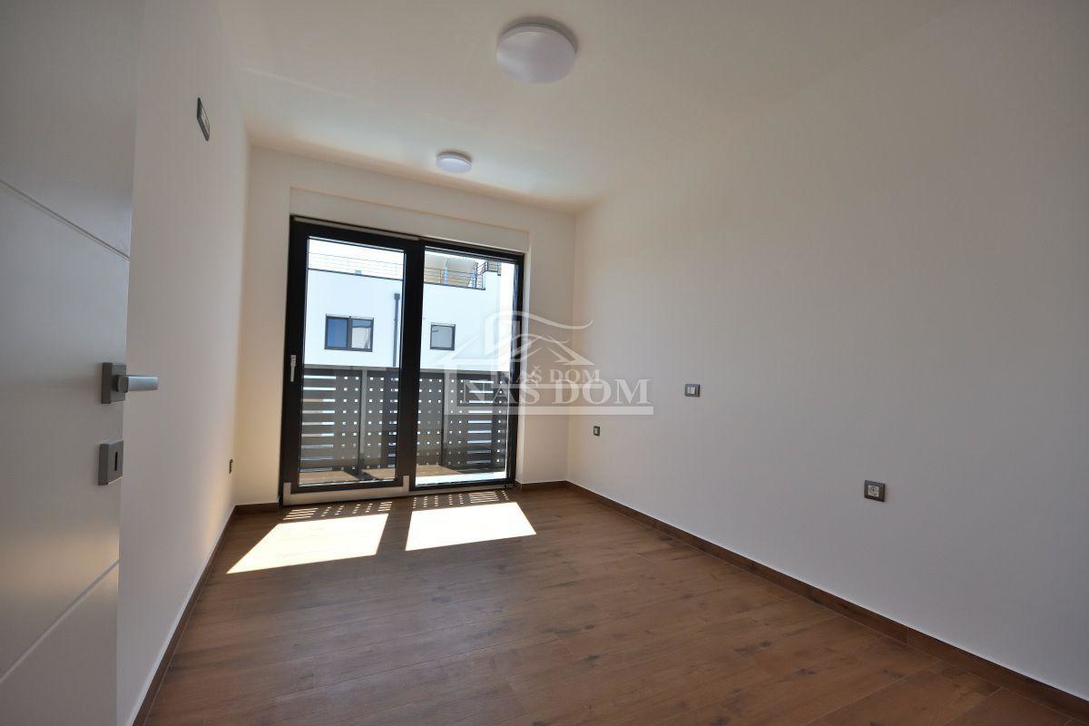 Vodice - NOVOGRADNJA dvojna hiša D s bazenom