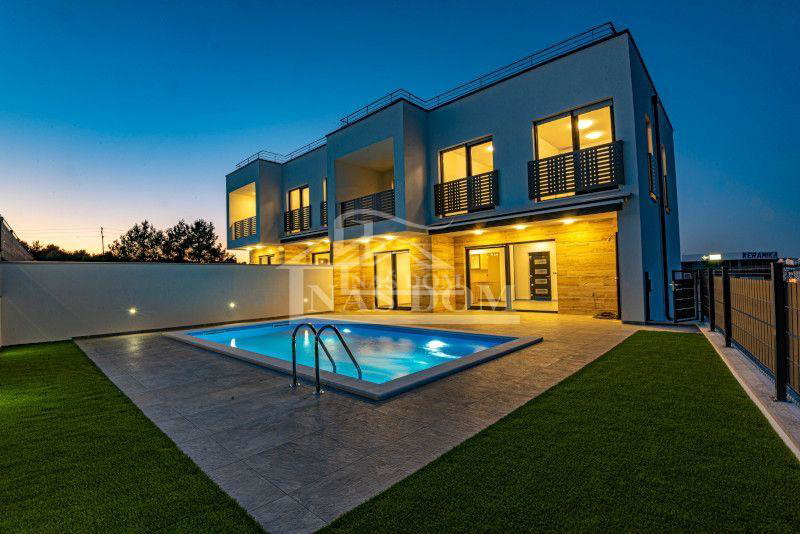 Vodice - NOVOGRADNJA dvojna hiša D s bazenom