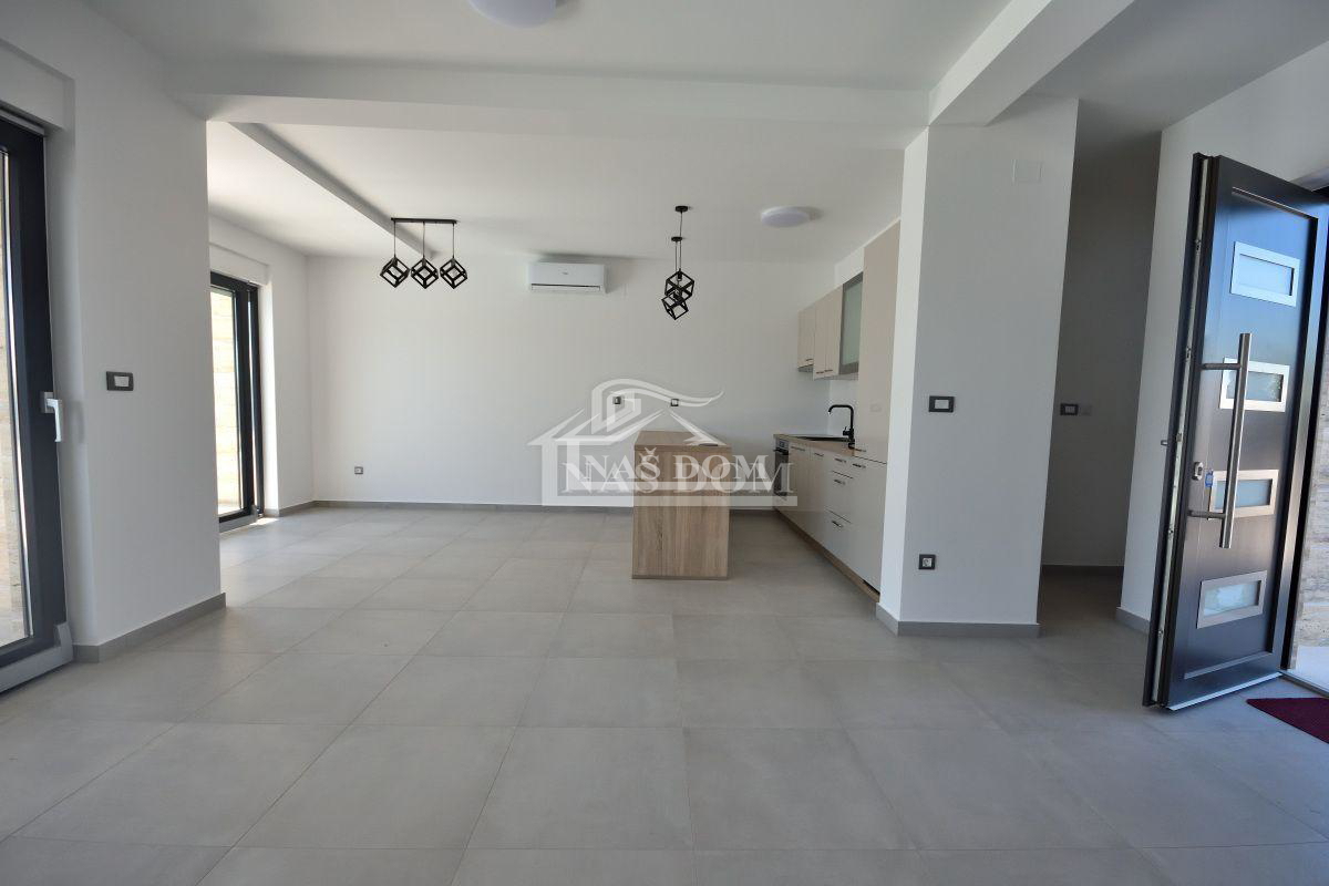 Vodice - NOVOGRADNJA dvojna hiša D s bazenom