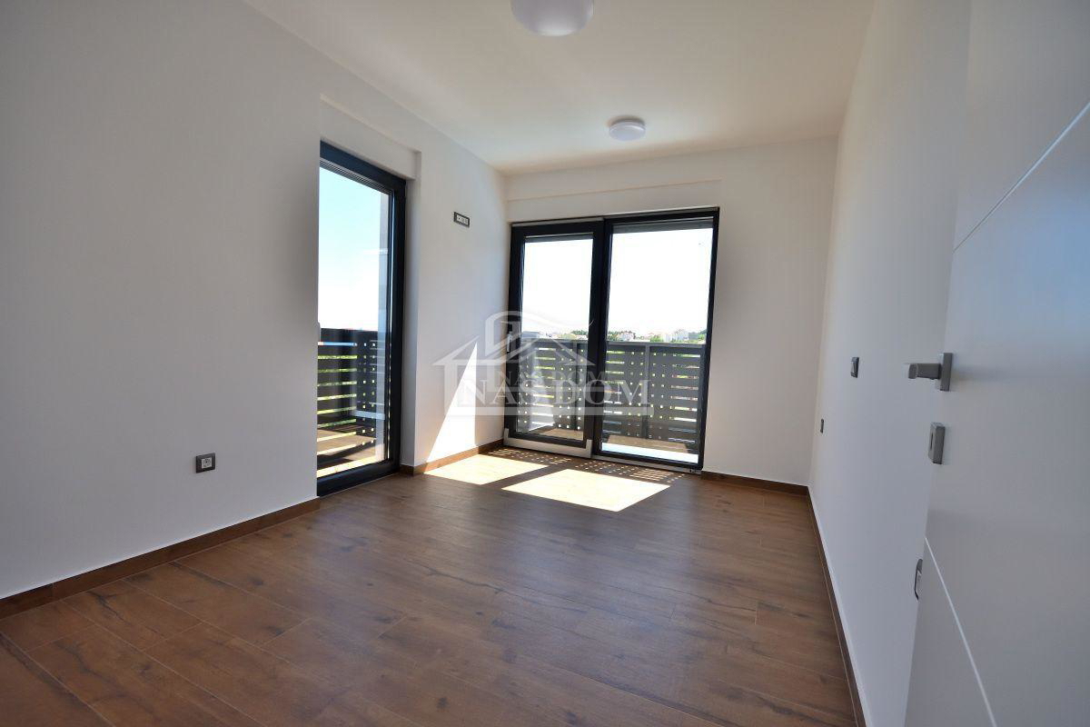 Vodice - NOVOGRADNJA dvojna hiša D s bazenom