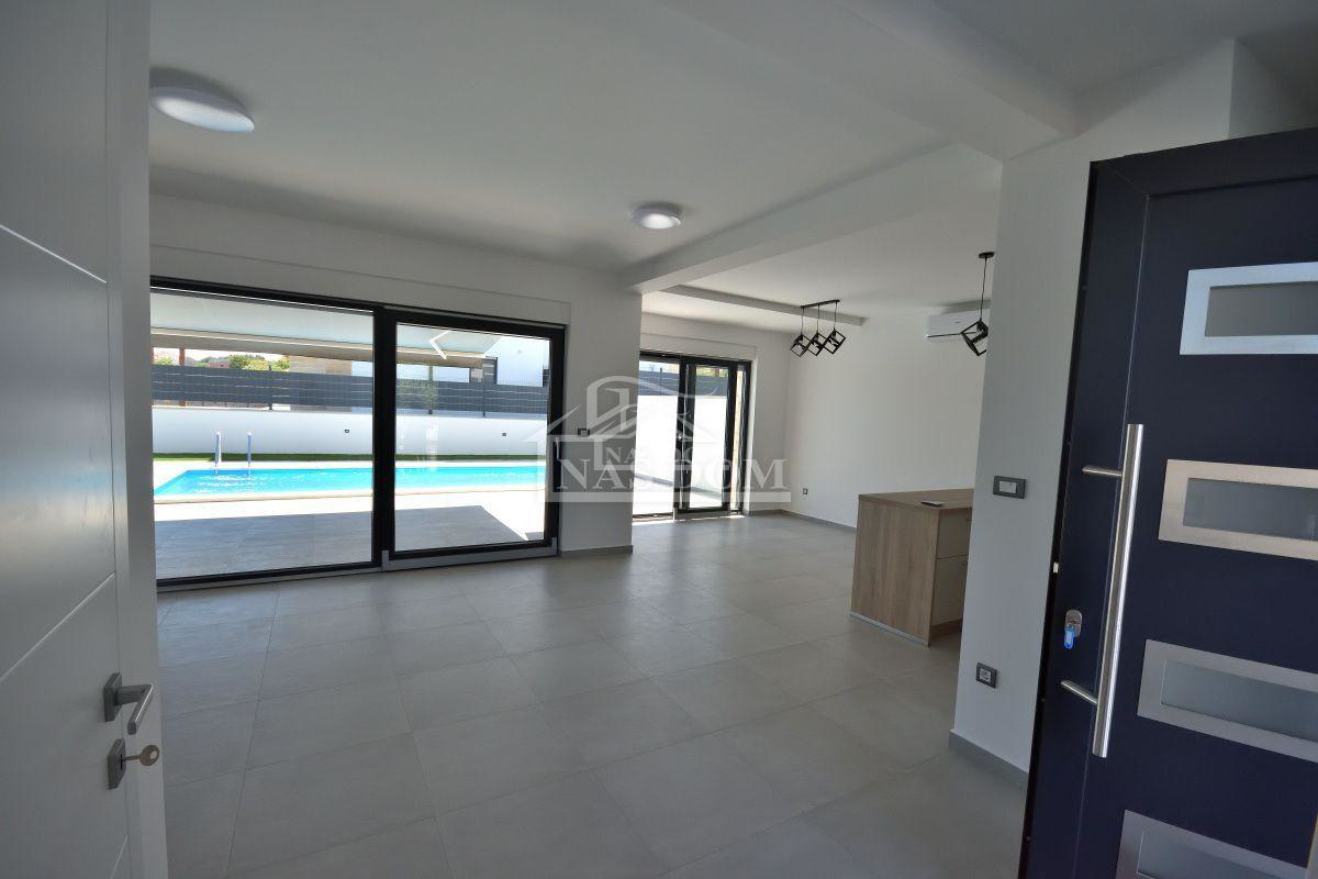 Vodice - NOVOGRADNJA dvojna hiša D s bazenom