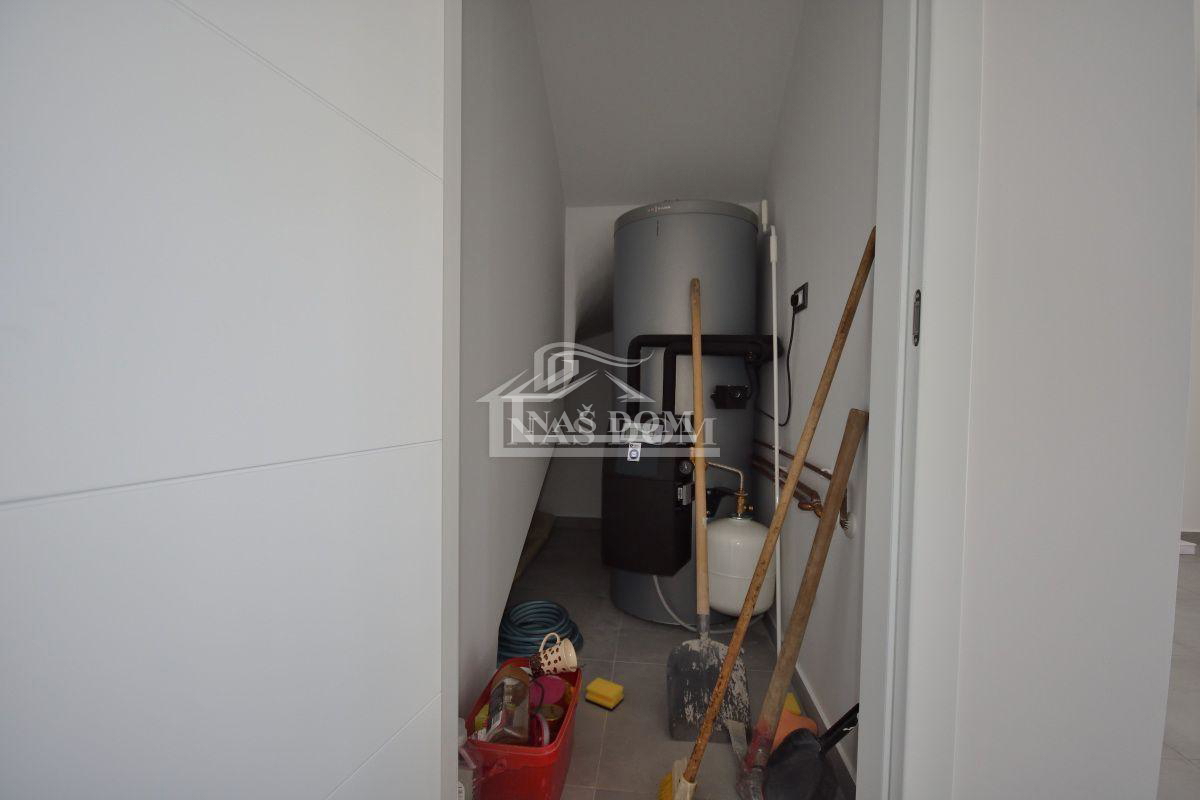 Vodice - NOVOGRADNJA dvojna hiša D s bazenom