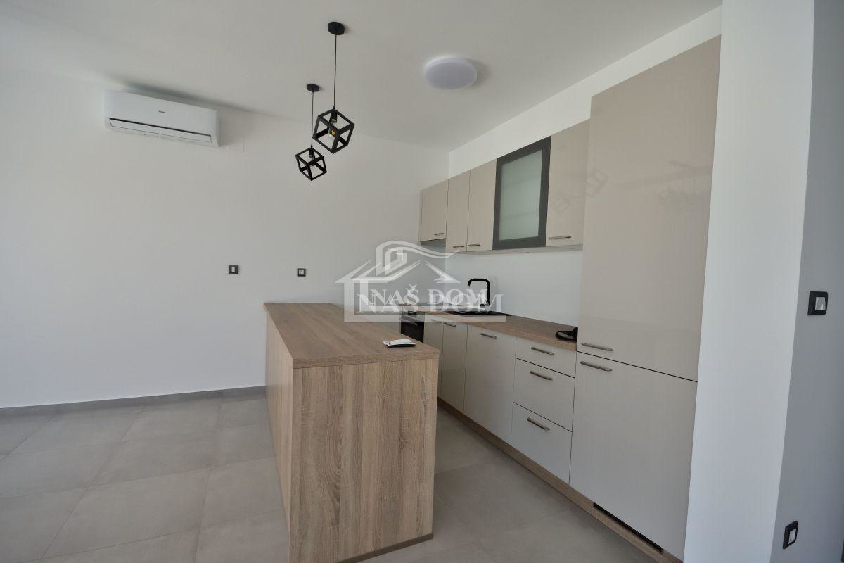 Vodice - NOVOGRADNJA dvojna hiša D s bazenom