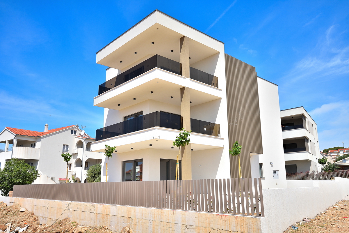 Vodice - Luksuzno stanovanje S3 s panoramskim pogledom na morje, 300 m od plaže