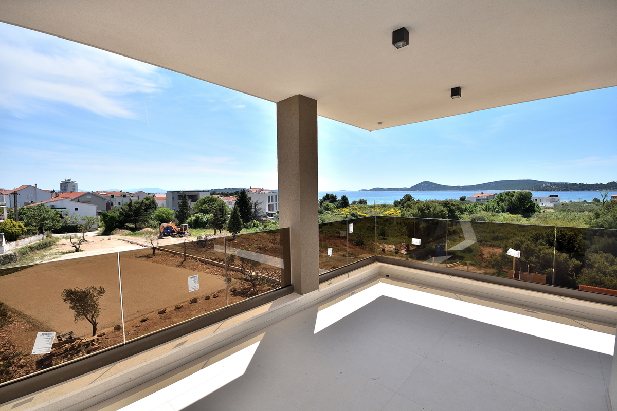 Vodice - Luksuzno stanovanje S3 s panoramskim pogledom na morje, 300 m od plaže