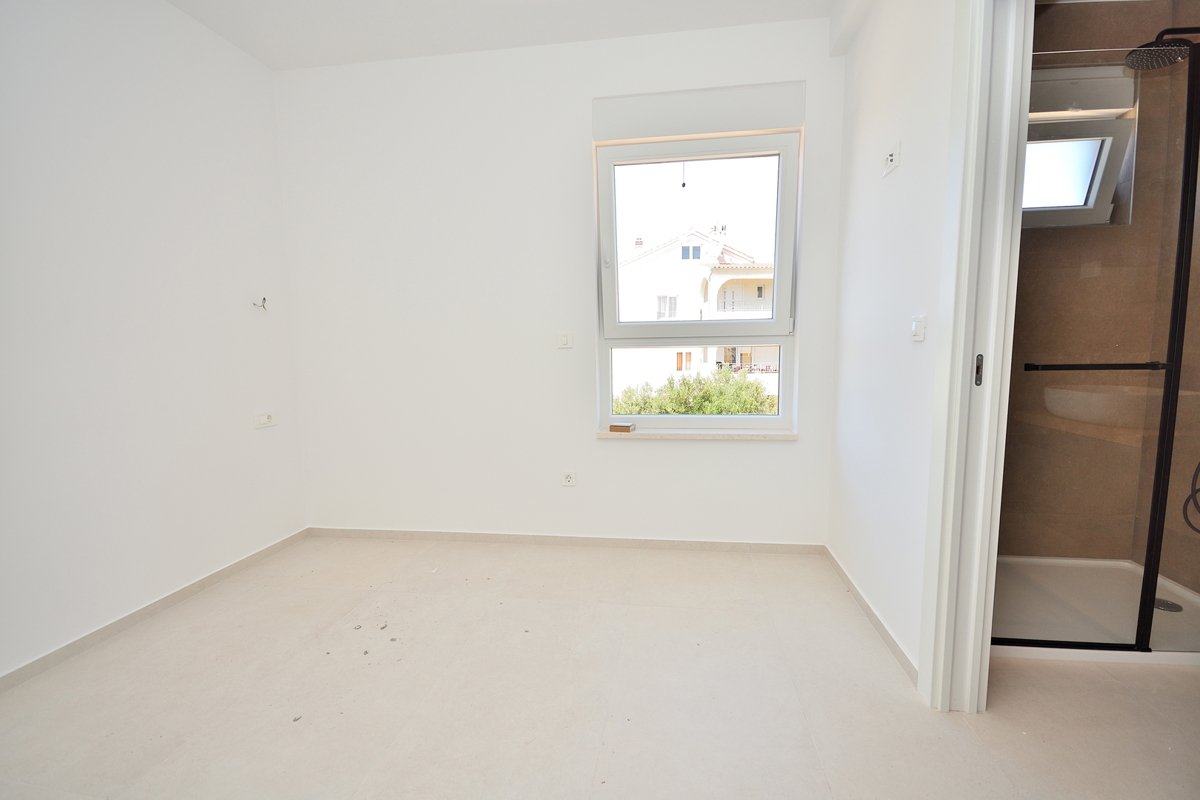 Vodice - Luksuzno stanovanje S3 s panoramskim pogledom na morje, 300 m od plaže