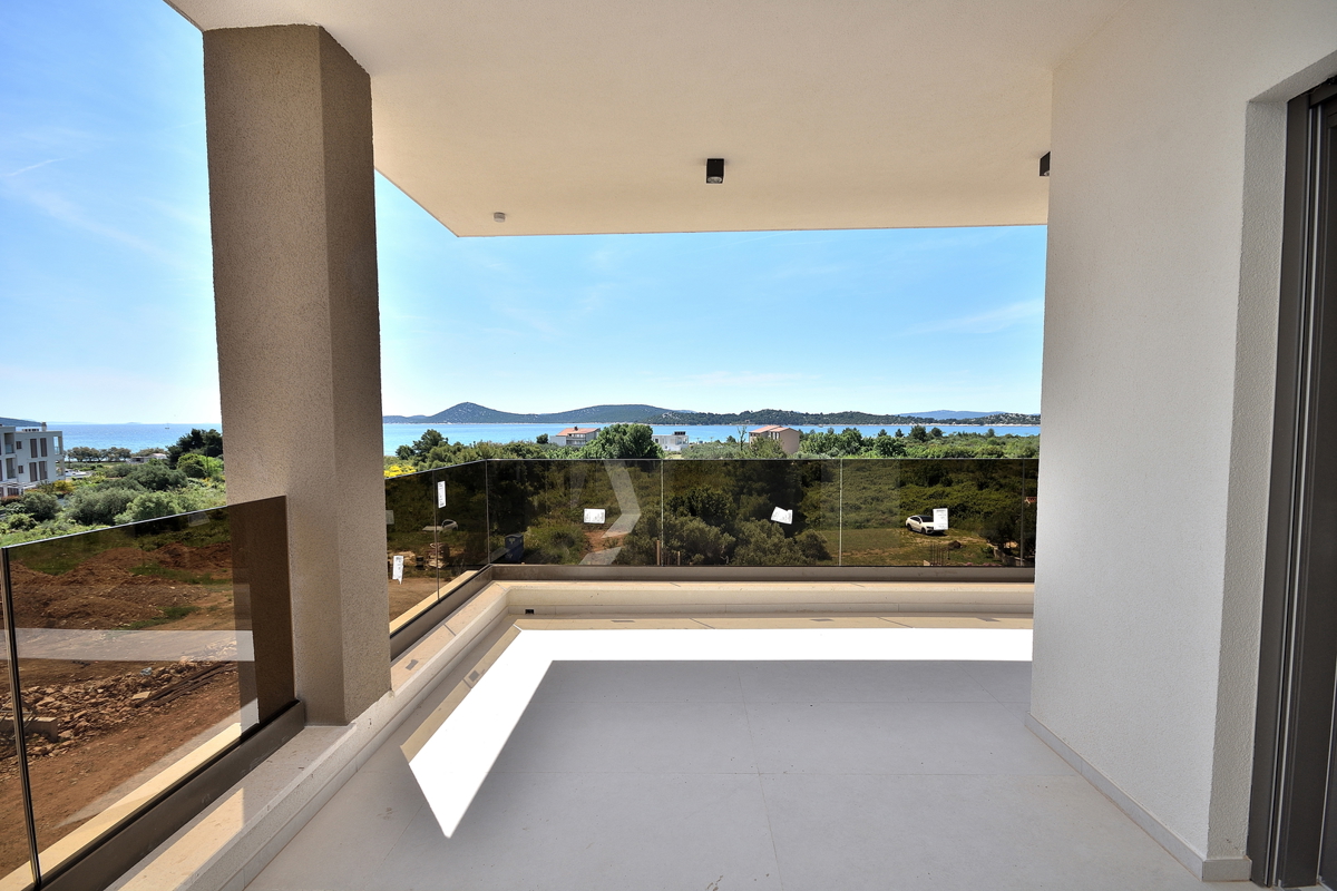 Vodice - Luksuzno stanovanje S3 s panoramskim pogledom na morje, 300 m od plaže