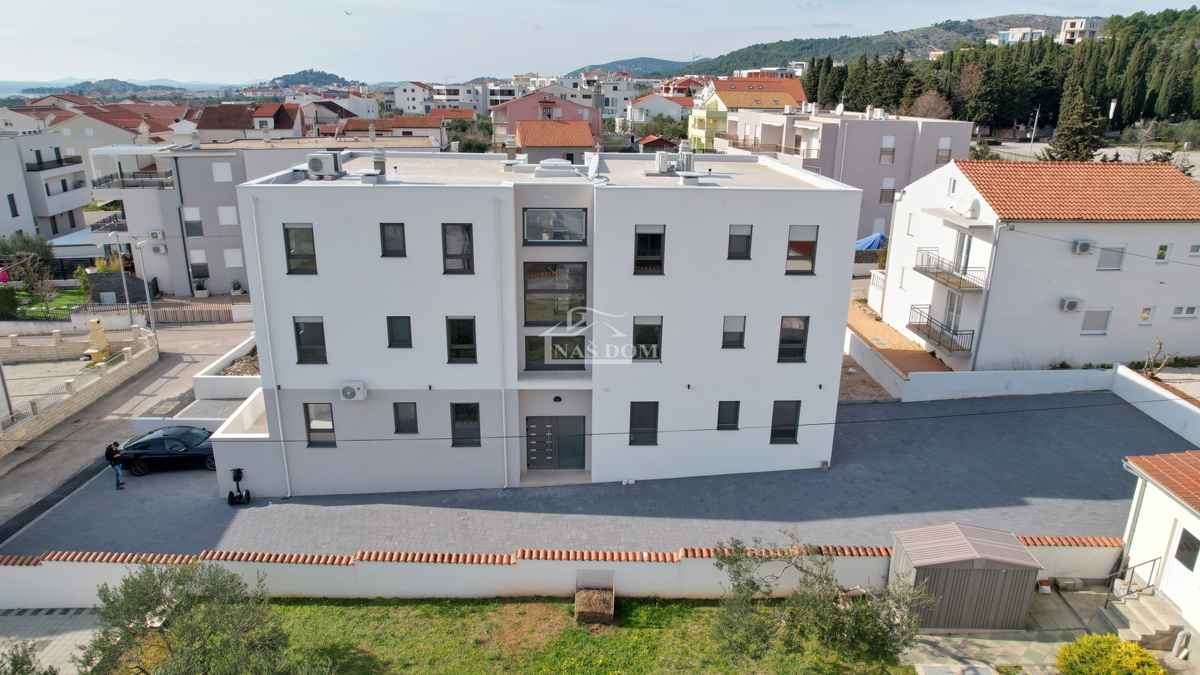 Vodice - Stan S7 s pogledom na morje, vrhunska lokacija