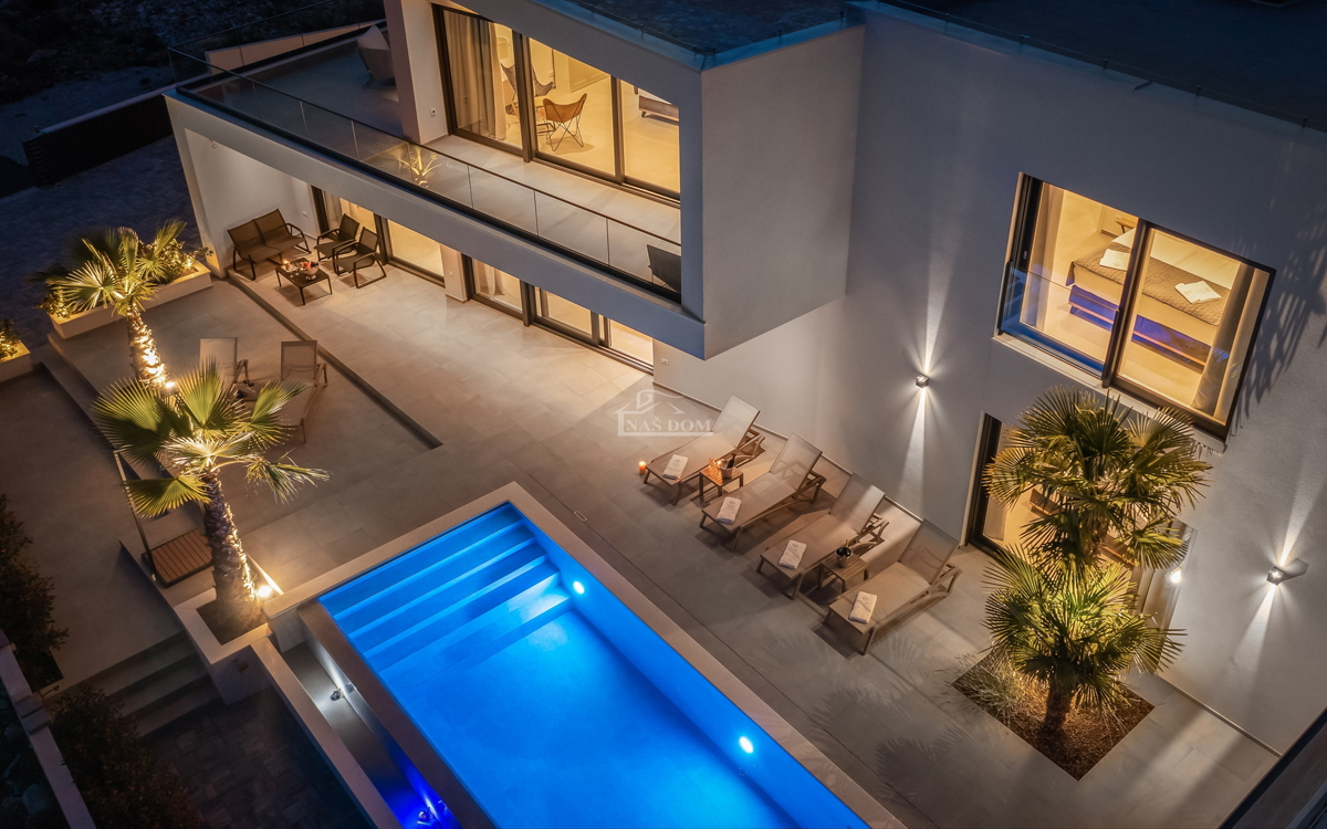 Vodice - moderna vila s bazenom, pogled na more