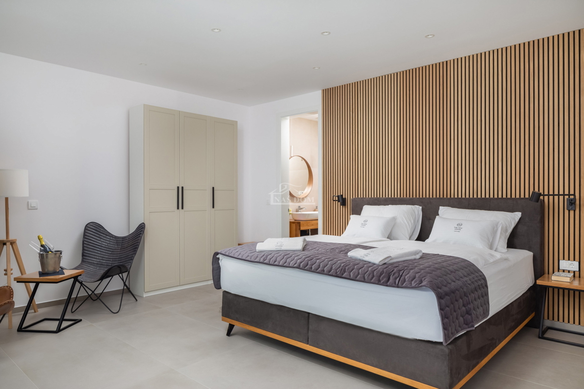 Vodice - moderna vila s bazenom, pogled na more