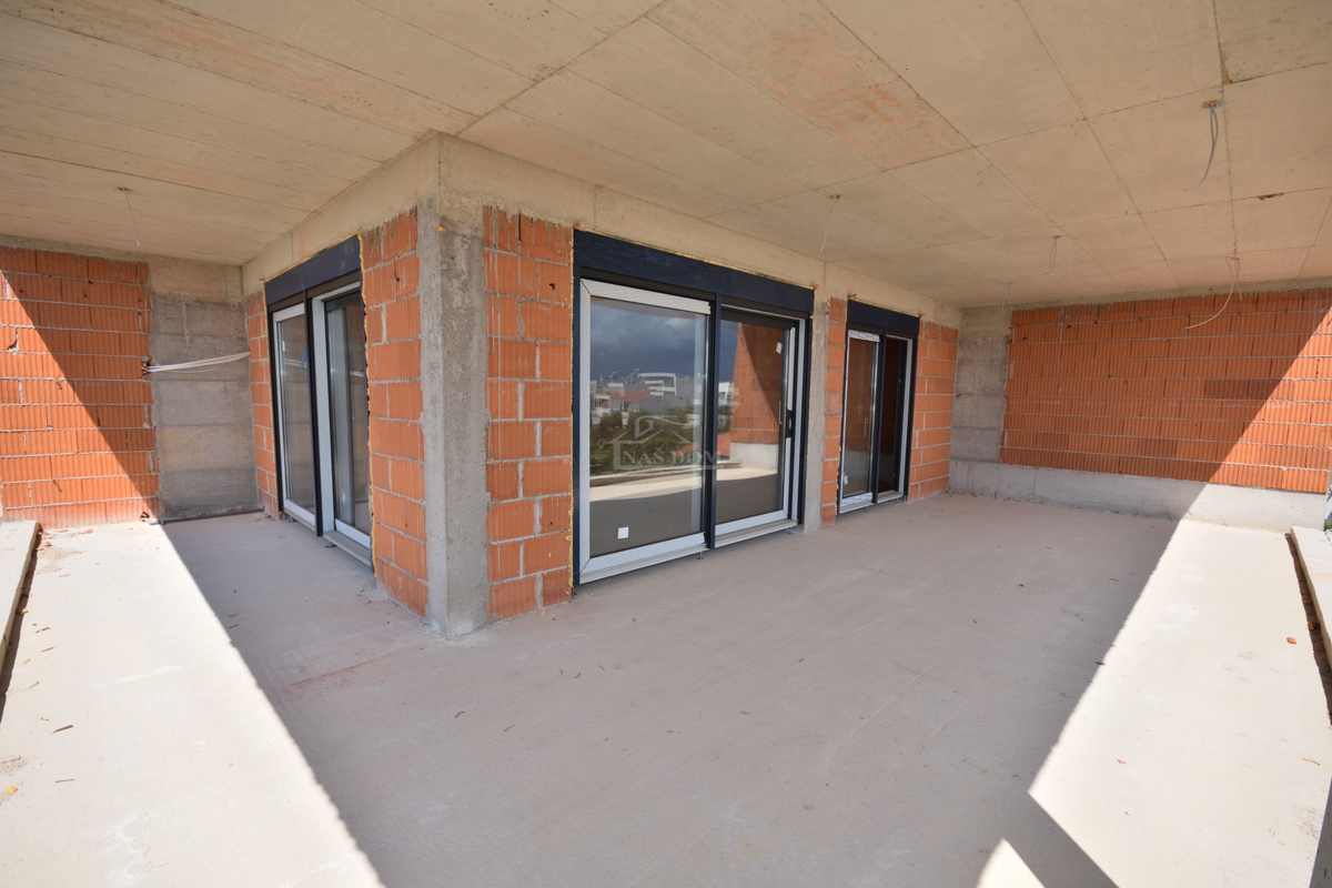 Tribunj - Luksuzno stanovanje S6 na drugem nadstropju, pogled na morje