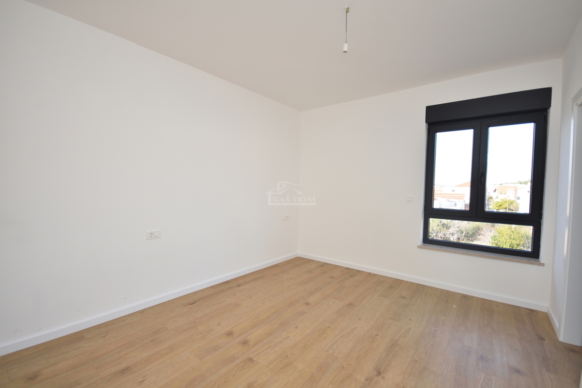 Tribunj - Luksuzno stanovanje S6 na drugem nadstropju, pogled na morje