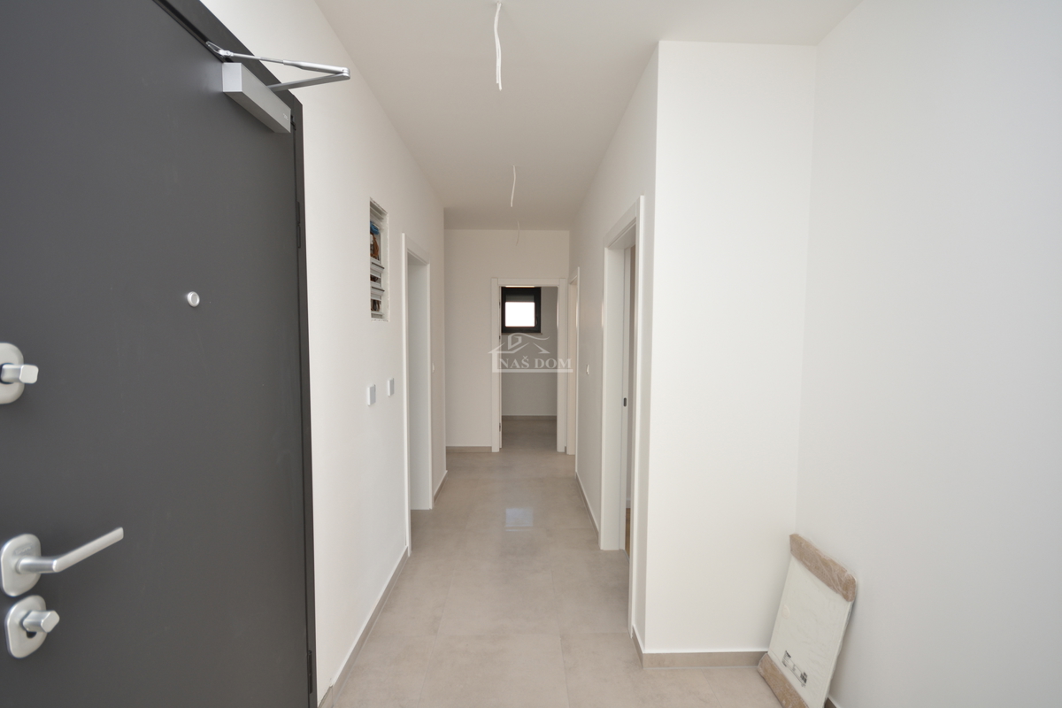 Tribunj - Luksuzno stanovanje S6 na drugem nadstropju, pogled na morje