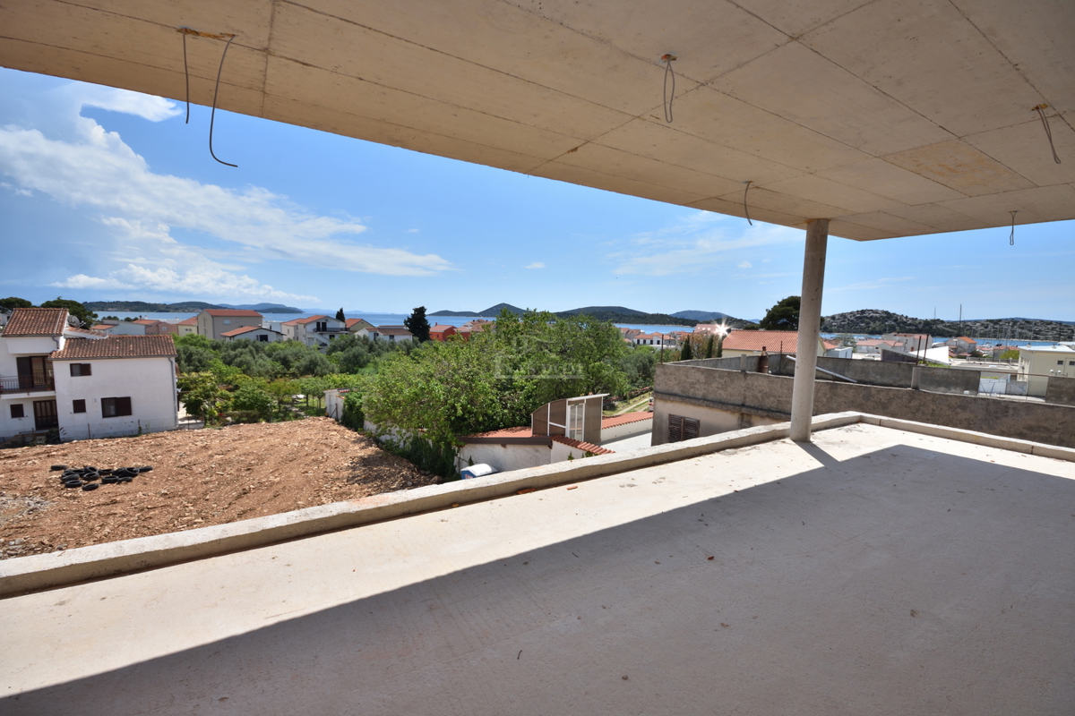 Tribunj - Luksuzno stanovanje S6 na drugem nadstropju, pogled na morje