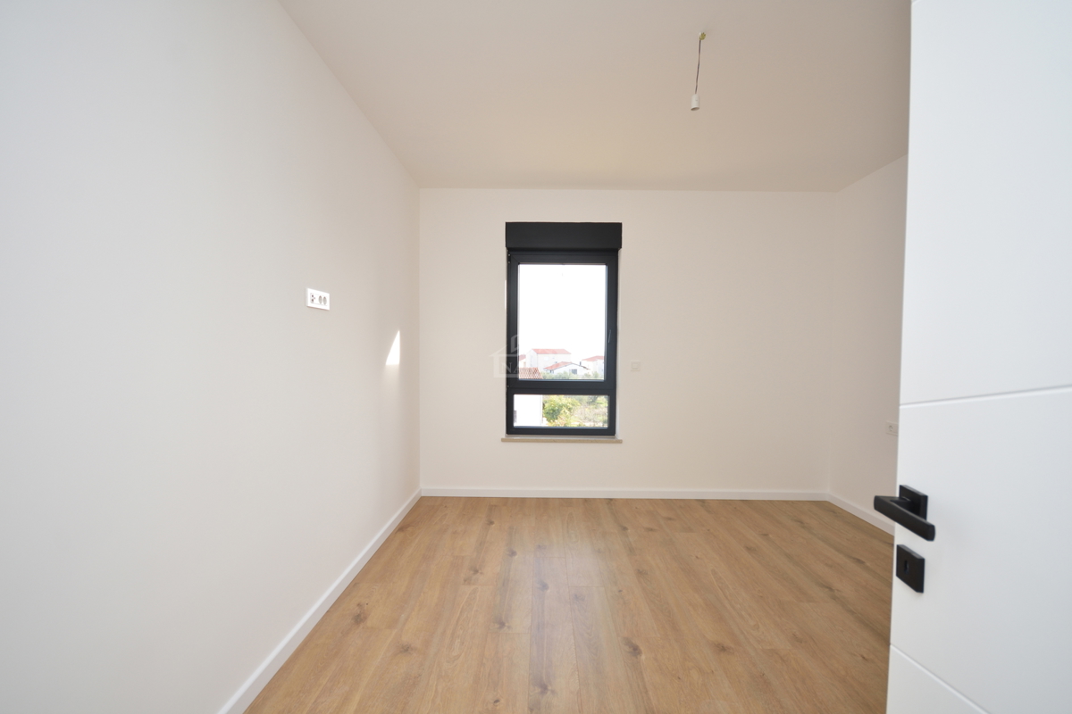 Tribunj - Luksuzno stanovanje S6 na drugem nadstropju, pogled na morje