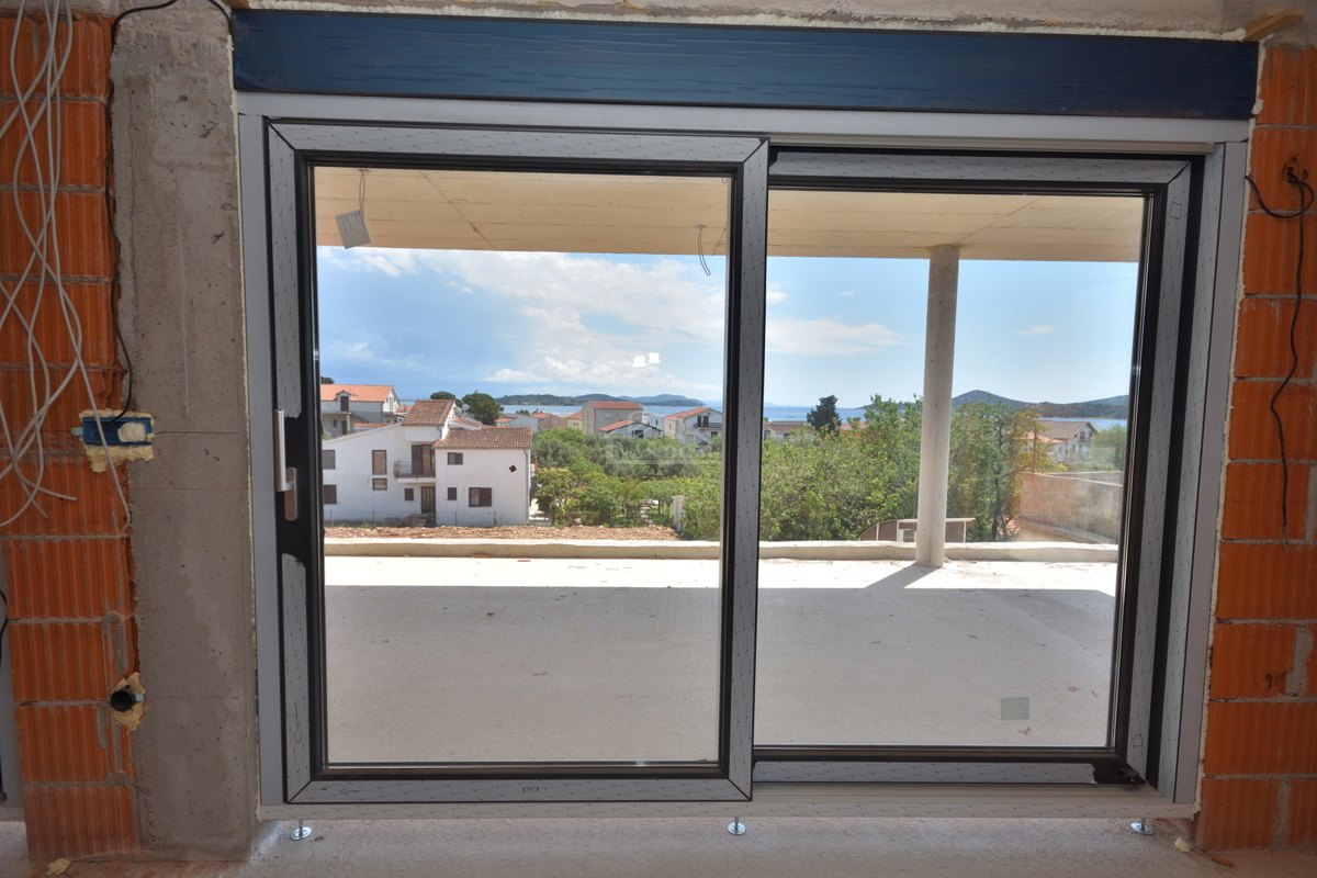 Tribunj - Luksuzno stanovanje S6 na drugem nadstropju, pogled na morje