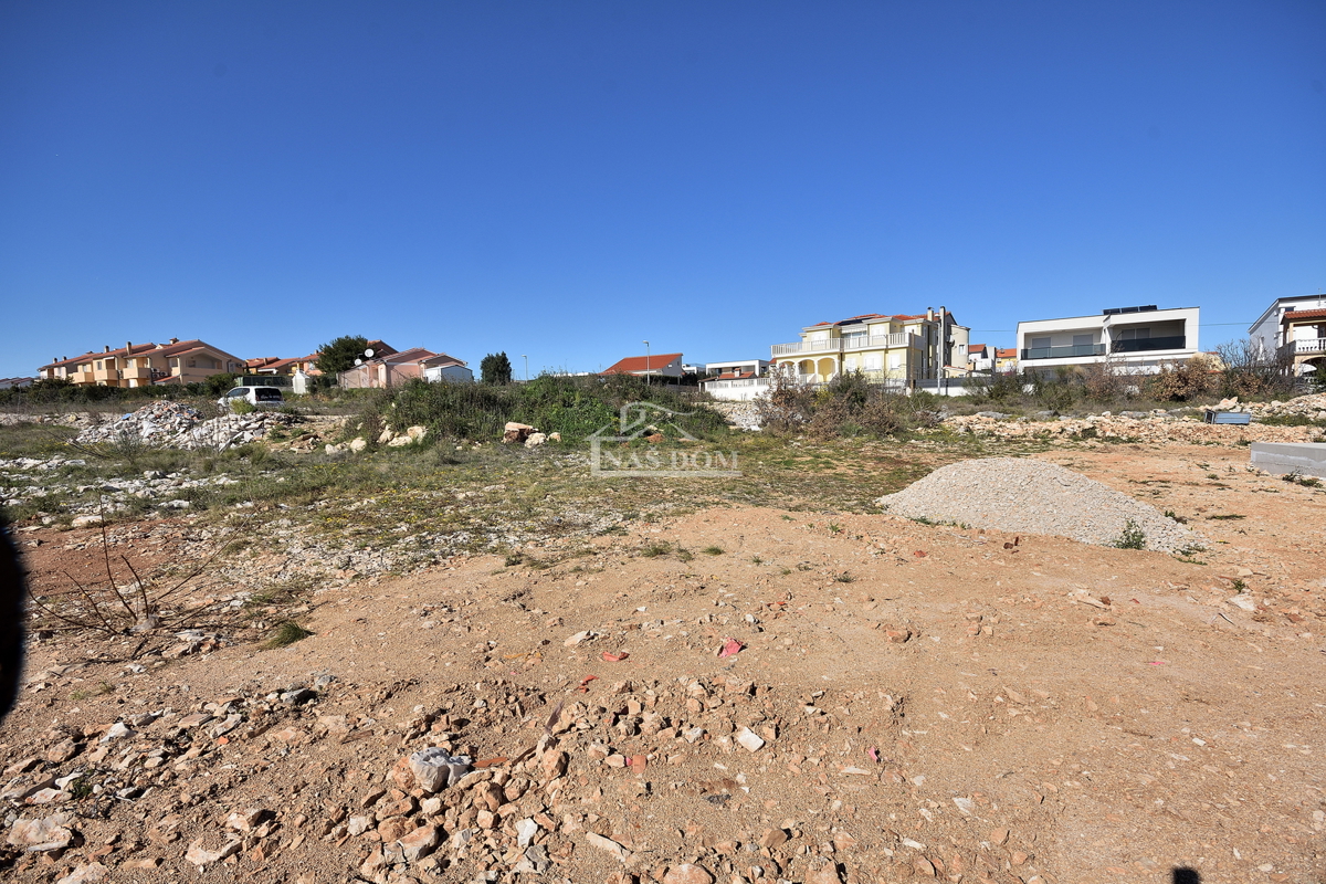 Vodice - gradbeno zemljišče 600 m2 na mirni lokaciji