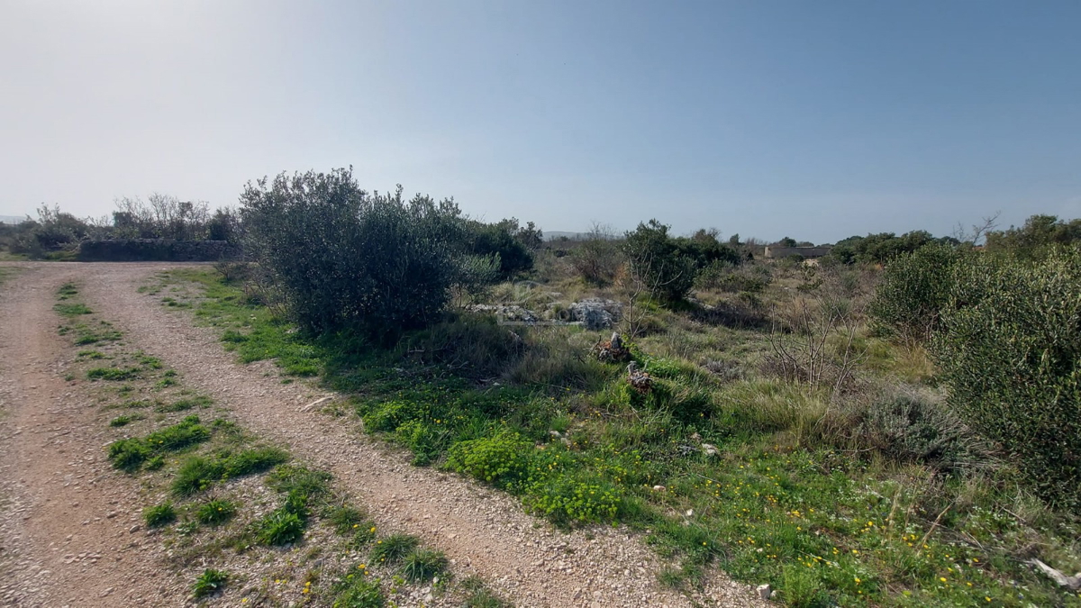 Vodice - Zemljišče v industrijski coni - 839m2