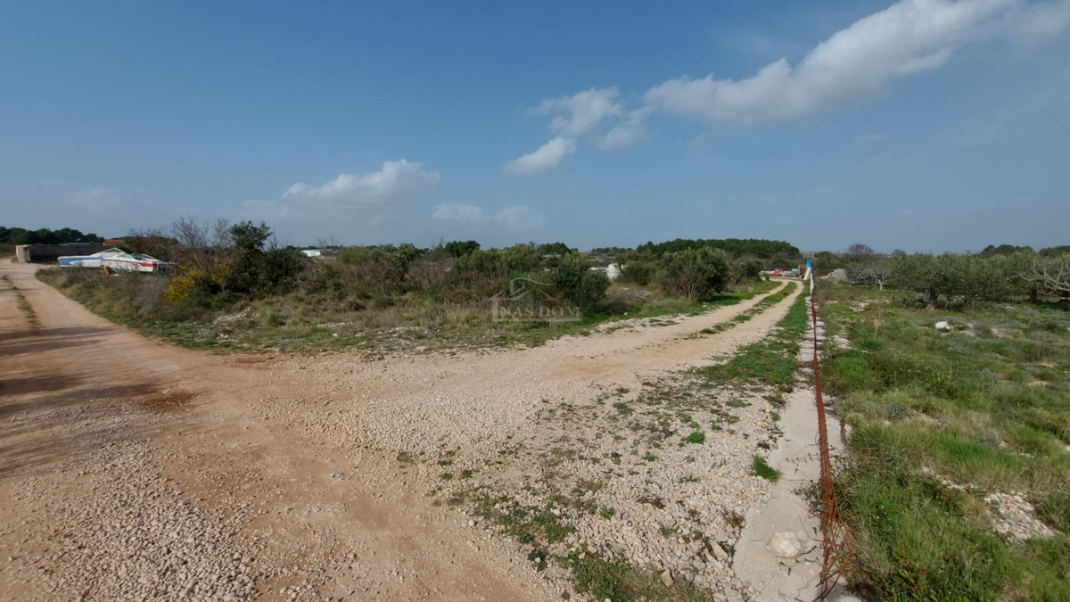 Vodice - Zemljišče v industrijski coni - 839m2