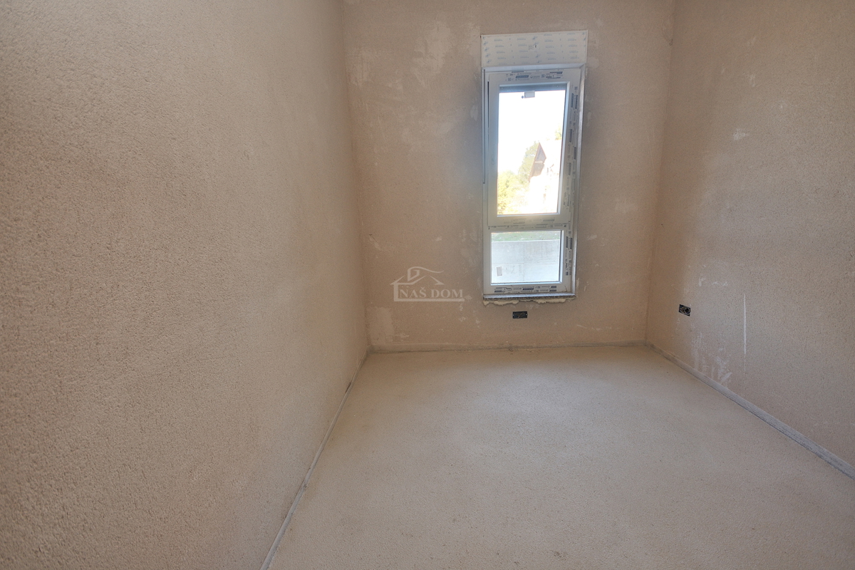 Vodice, Srima - NOVOGRADNJA A-S2 stan v pritličju z vrtom, 300 m od plaže