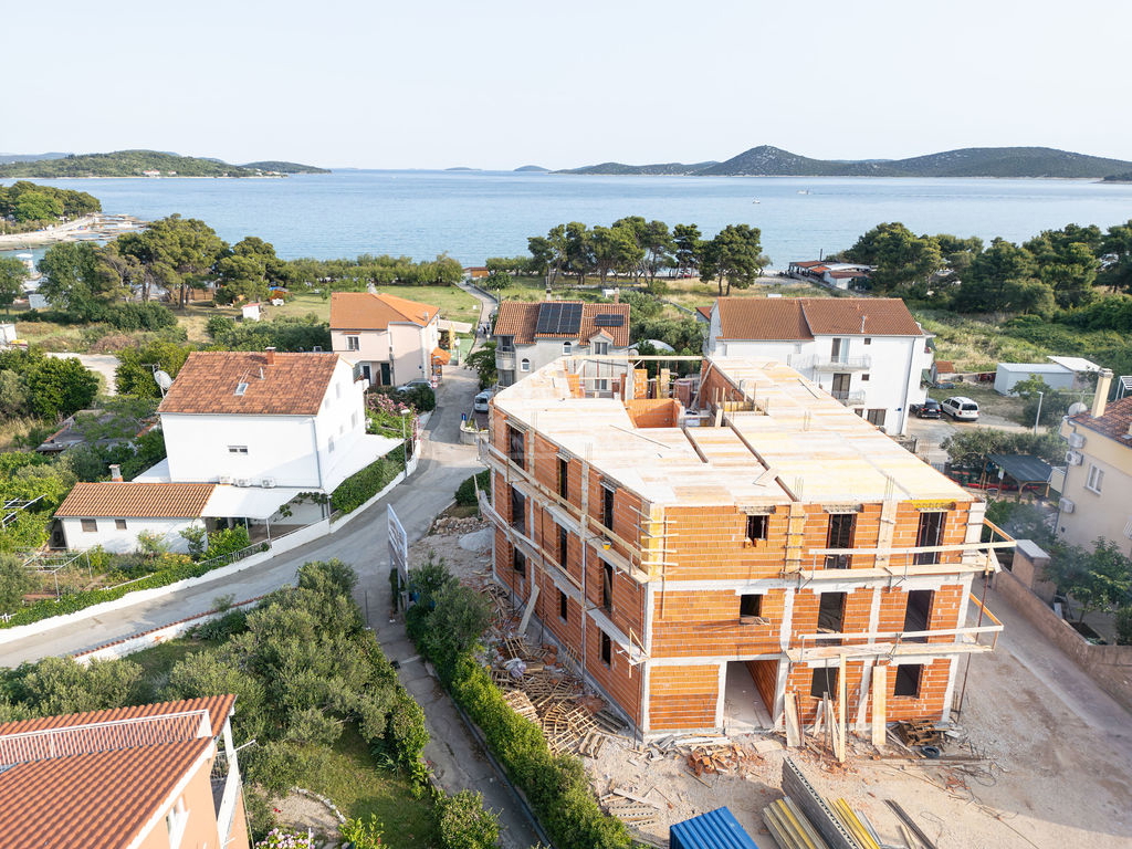 Vodice - *NOVO* Stan S6 na prvem nadstropju - VRHUNSKA LOKACIJA