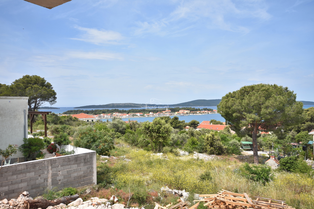 Brodarica - Stanovanje S3 z razgledom na morje, 1. nadstropje