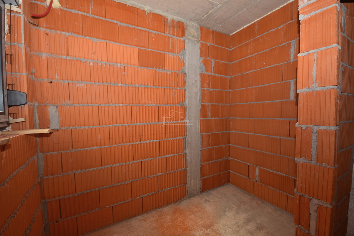 Brodarica - Stanovanje S3 z razgledom na morje, 1. nadstropje