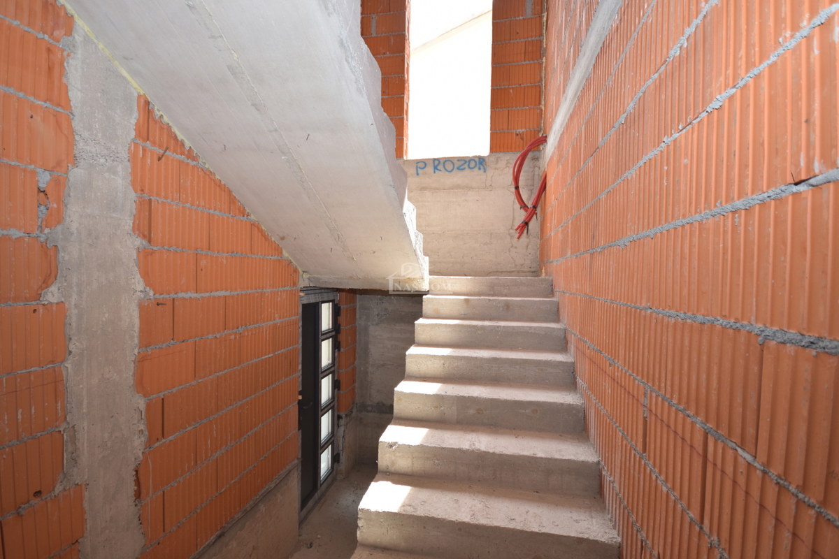 Brodarica - Stanovanje S3 z razgledom na morje, 1. nadstropje