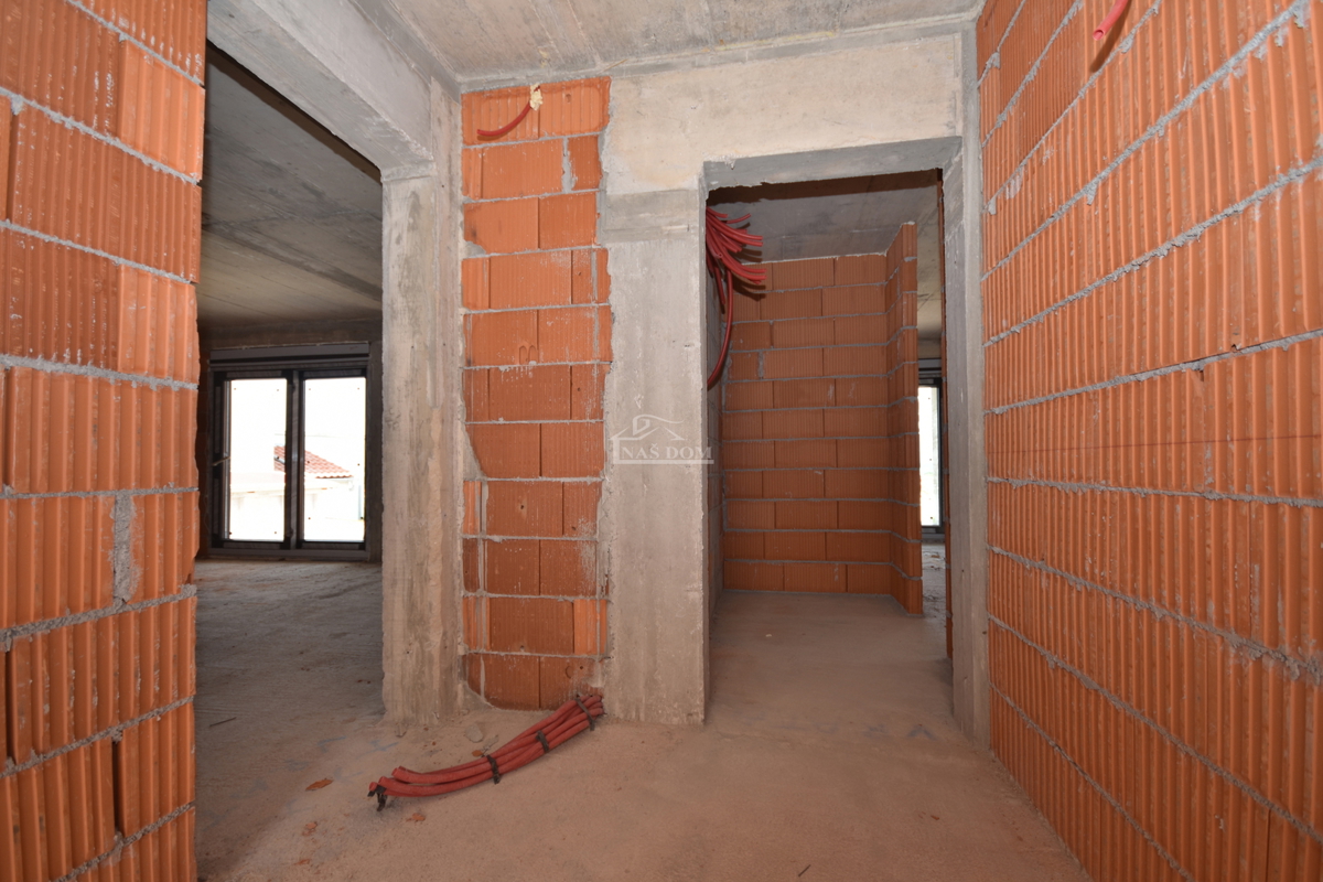 Brodarica - Stanovanje S3 z razgledom na morje, 1. nadstropje