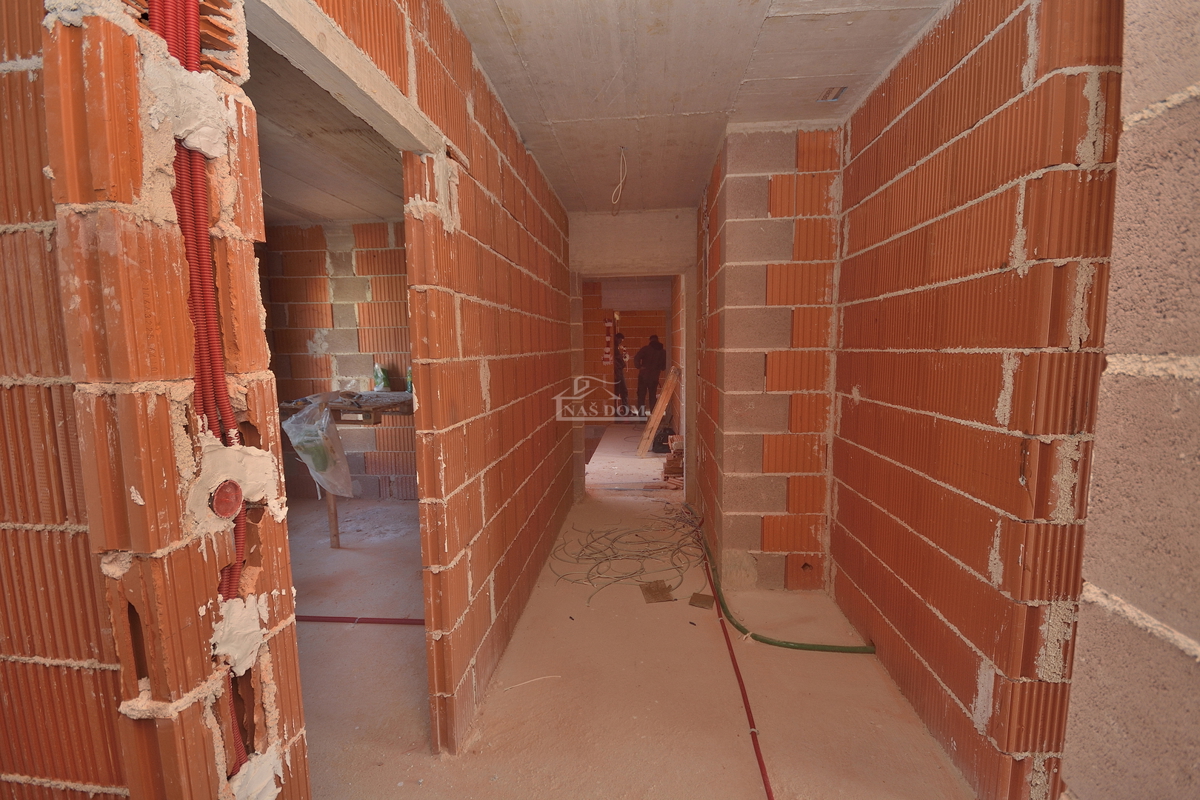 Vodice, SRIMA B - S7 stanovanje s tremi spalnicami, 2. nadstropje, 300 m od plaže