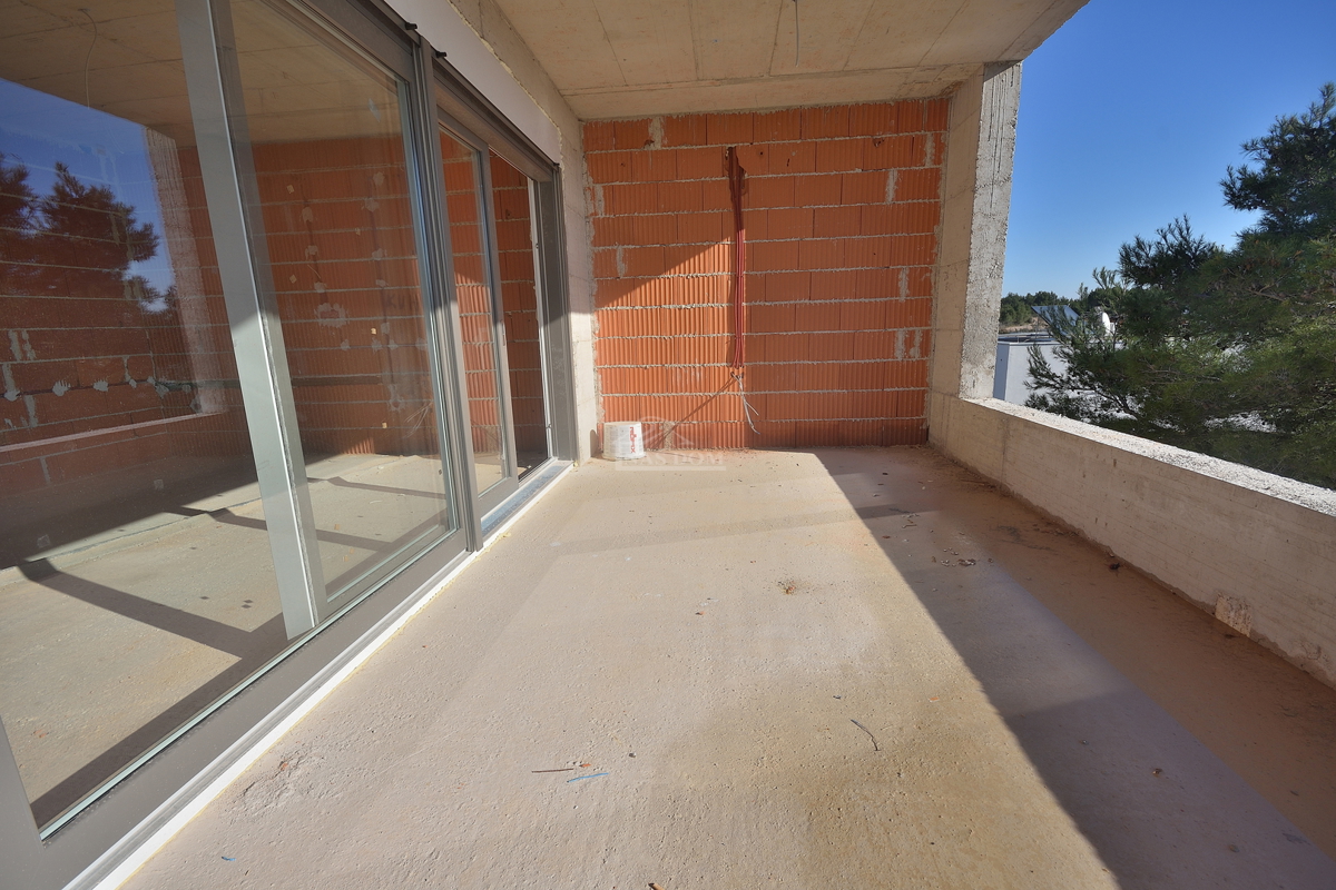 Vodice, SRIMA B - S7 stanovanje s tremi spalnicami, 2. nadstropje, 300 m od plaže