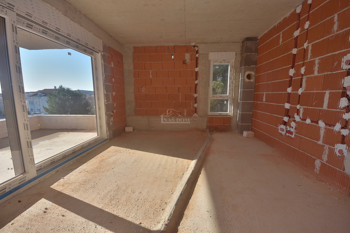 Vodice, SRIMA B - S7 stanovanje s tremi spalnicami, 2. nadstropje, 300 m od plaže