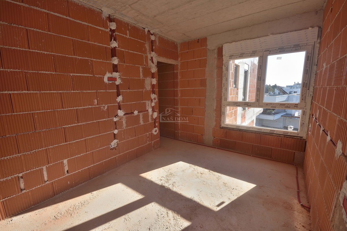 Vodice, SRIMA B - S7 stanovanje s tremi spalnicami, 2. nadstropje, 300 m od plaže