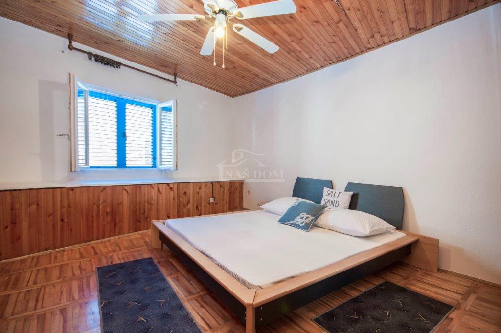 Vodice - CENTAR hiša, 250 m od Modre plaže