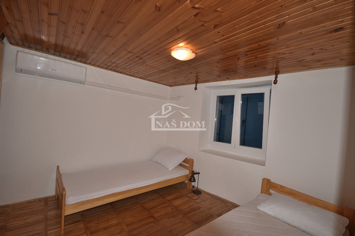 Vodice - CENTAR hiša, 250 m od Modre plaže