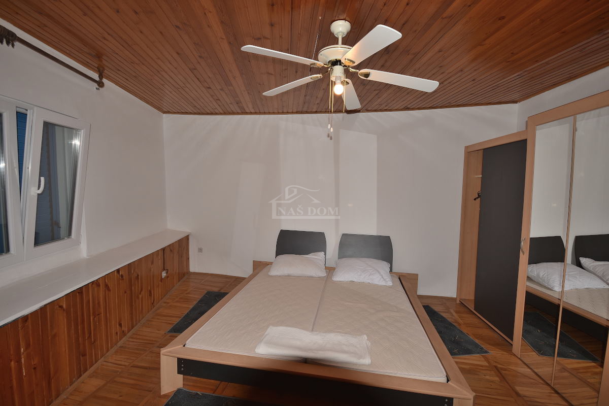 Vodice - CENTAR hiša, 250 m od Modre plaže