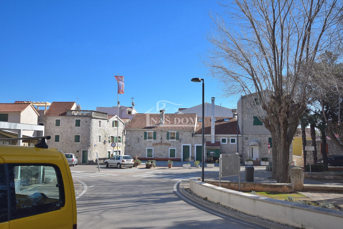 Vodice - CENTAR hiša, 250 m od Modre plaže