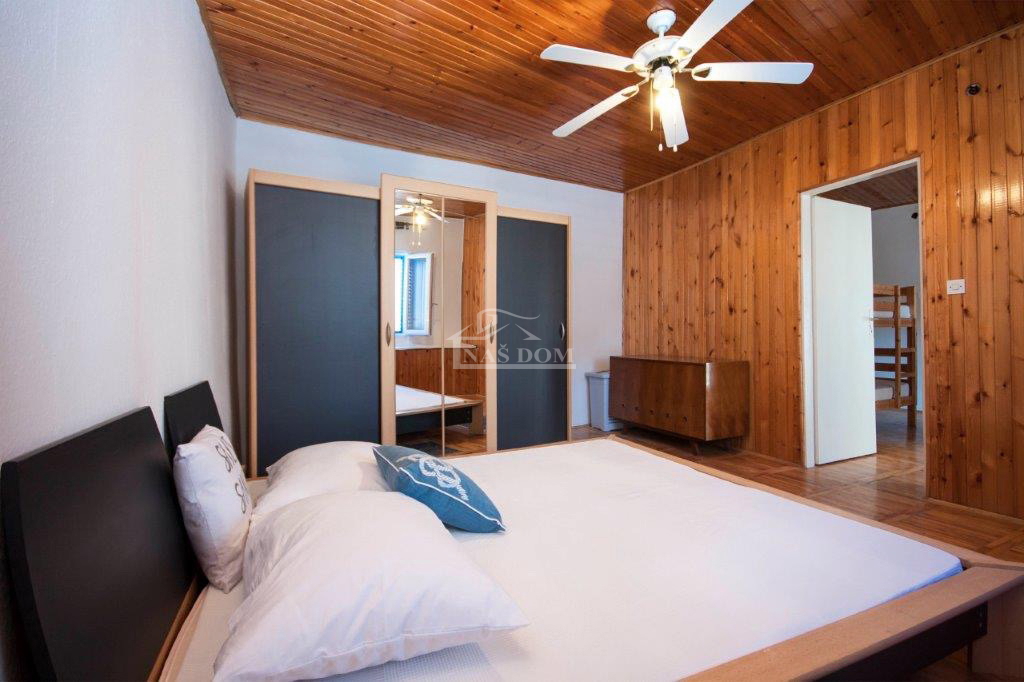 Vodice - CENTAR hiša, 250 m od Modre plaže