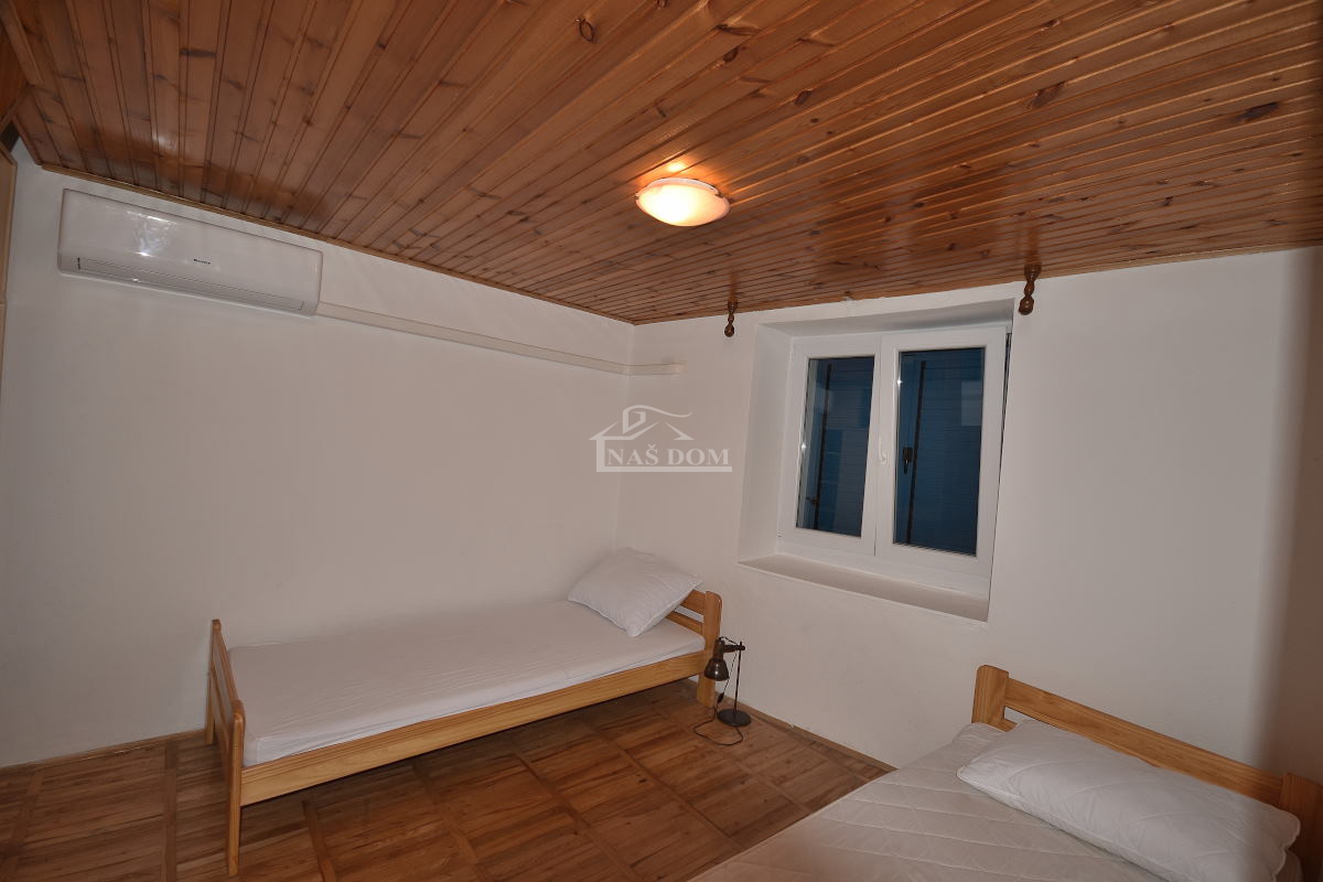 Vodice - CENTAR hiša, 250 m od Modre plaže