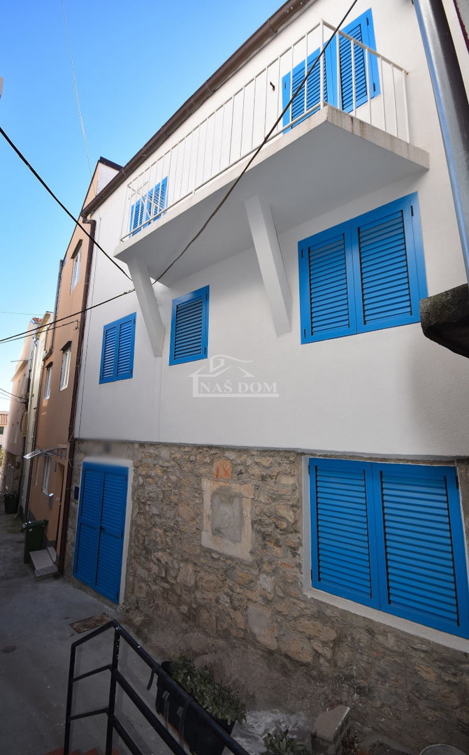 Vodice - CENTAR hiša, 250 m od Modre plaže