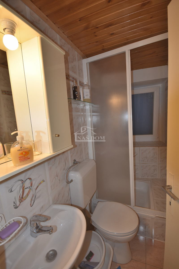 Vodice - CENTAR hiša, 250 m od Modre plaže