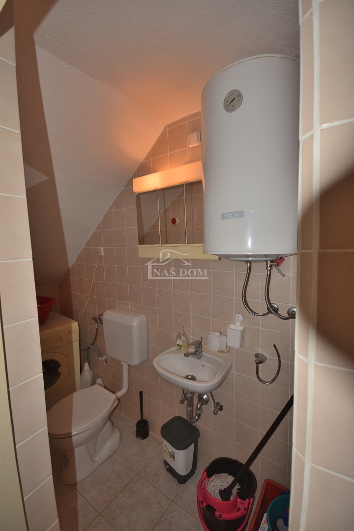 Vodice - CENTAR hiša, 250 m od Modre plaže