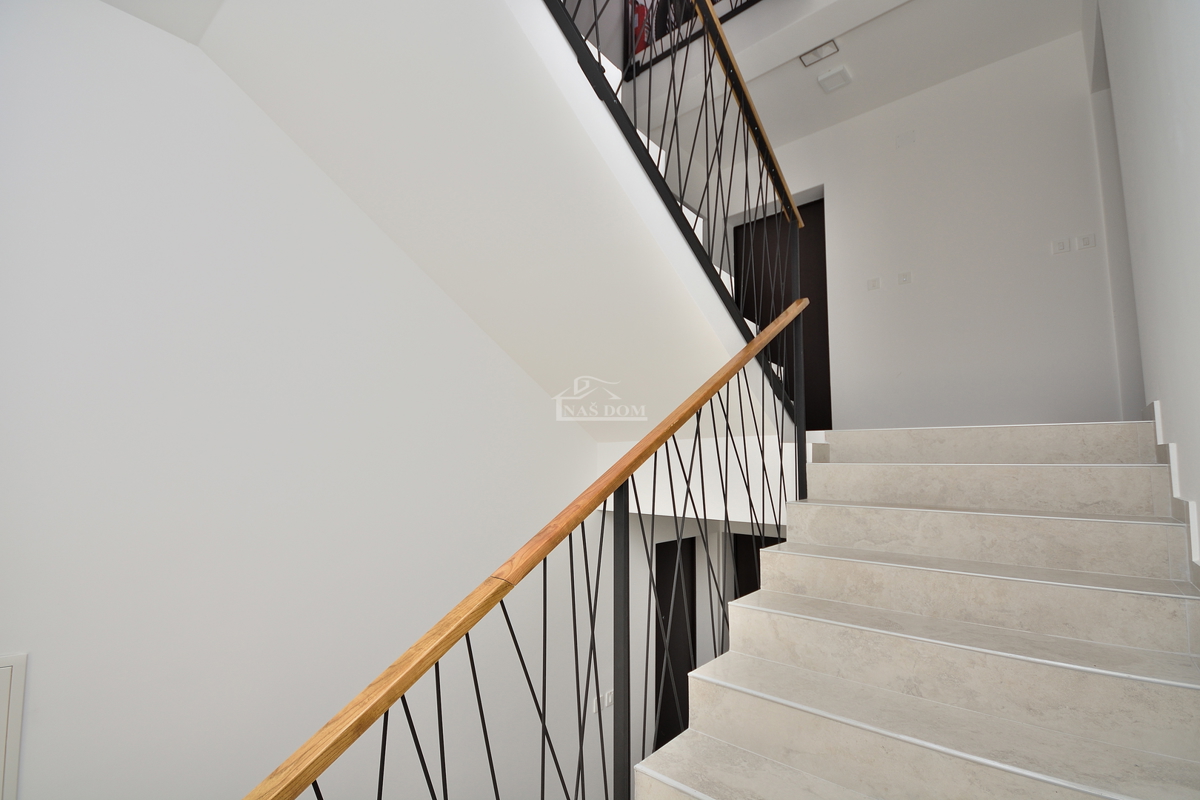 Vodice - opremljeno dvosobno stanovanje v bližini centra Vodic