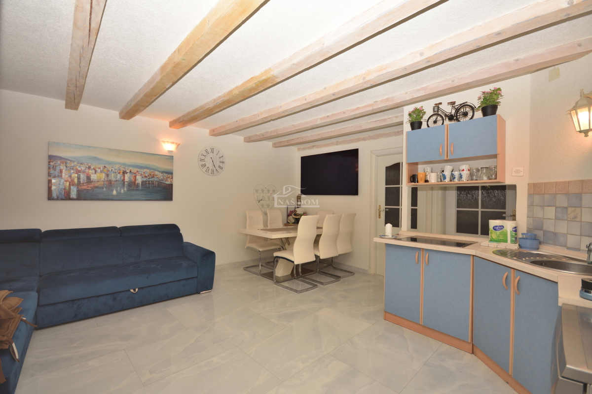 Vodice - Dvoetažno stanovanje v samem središču mesta