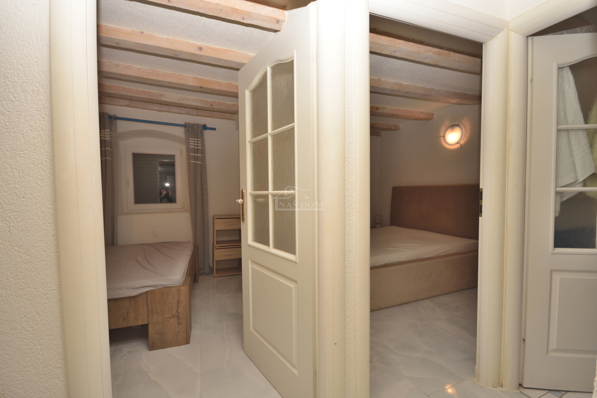 Vodice - Dvoetažno stanovanje v samem središču mesta