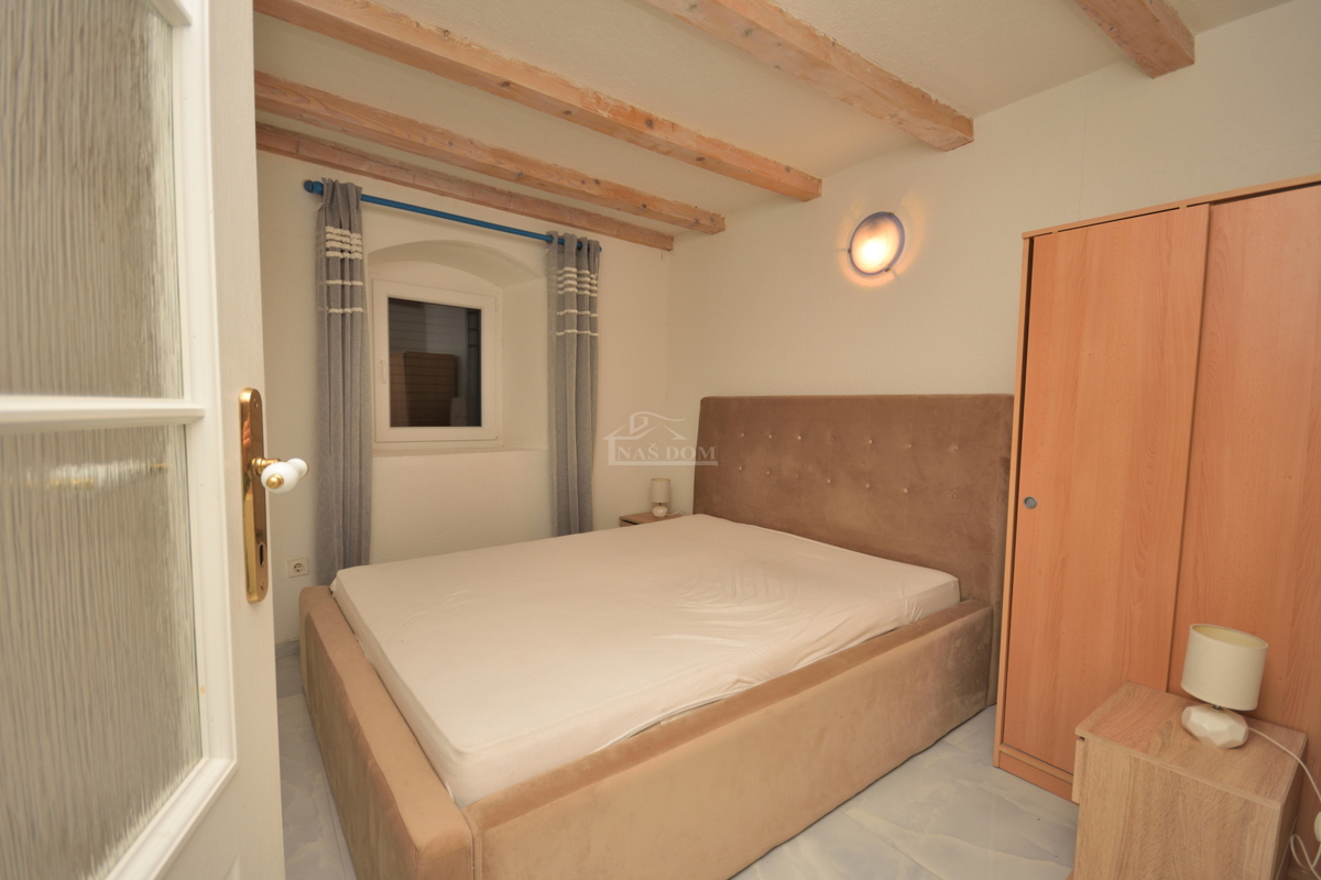 Vodice - Dvoetažno stanovanje v samem središču mesta